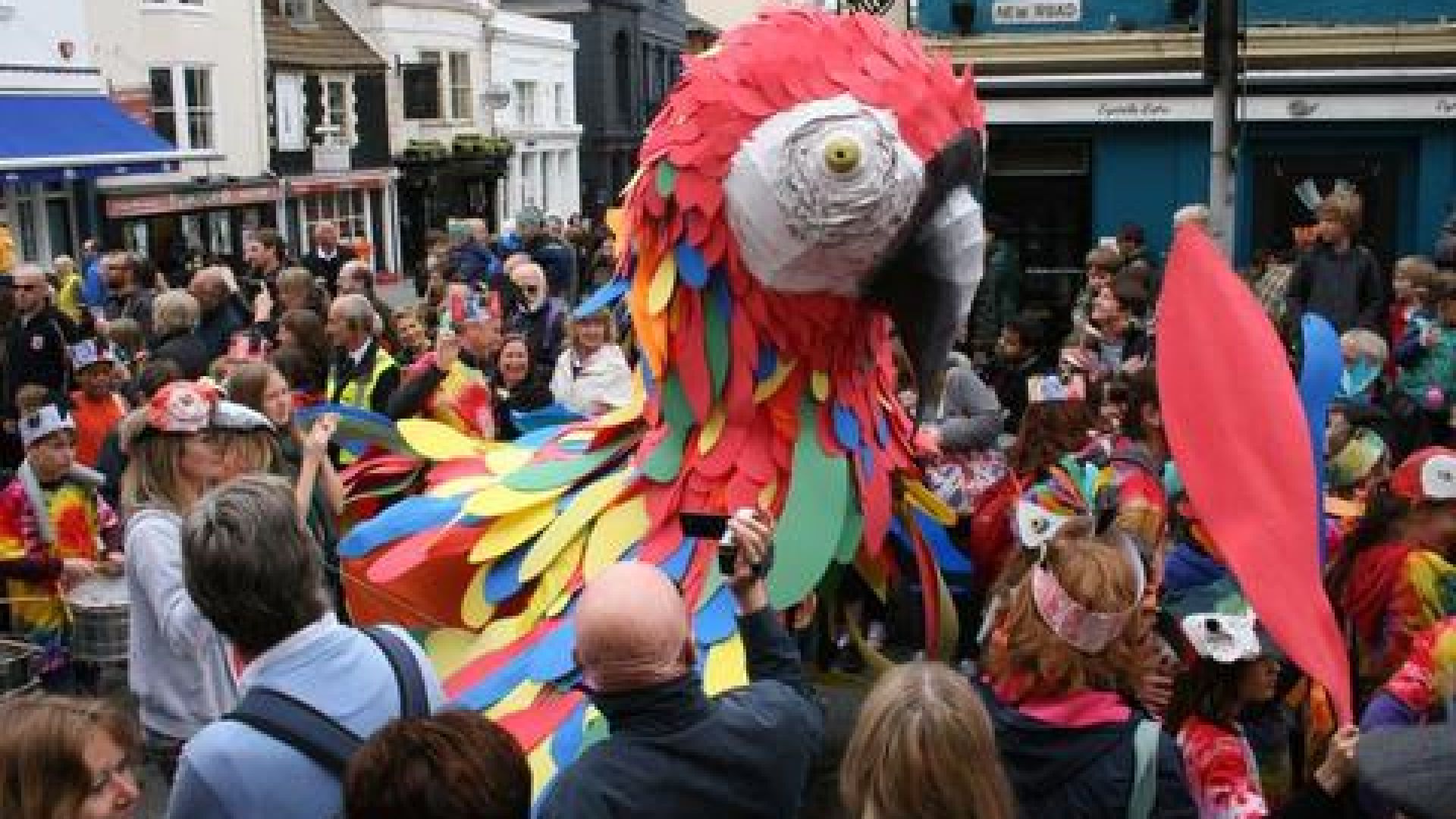 A parrot on parade – using hot melts!