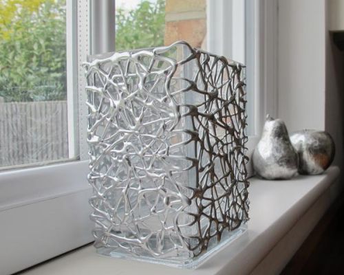 Fuss-free glass vase decoration